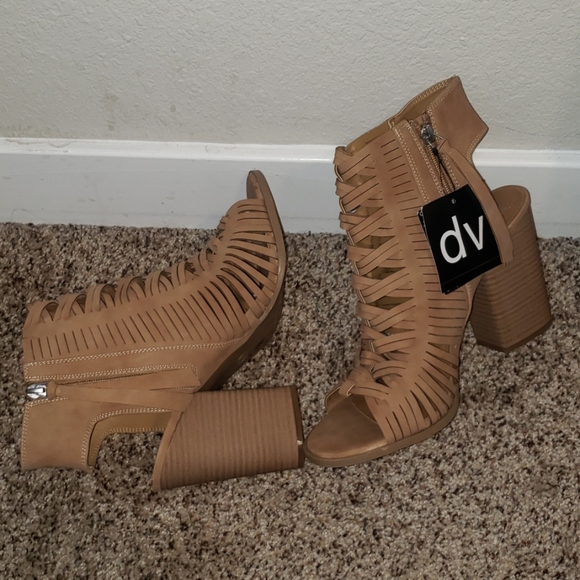 Hells - Picture 3 of 3